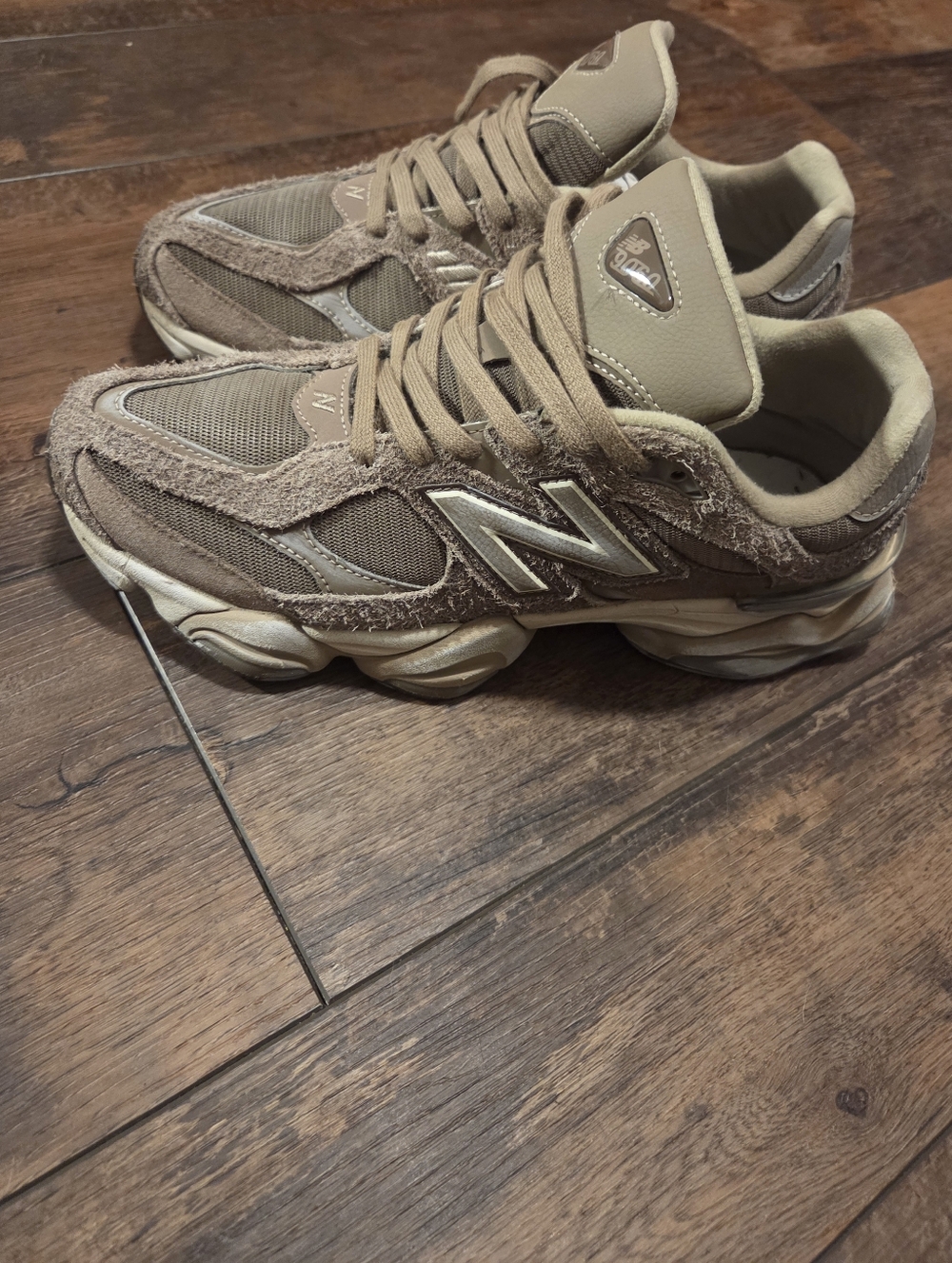 New Balance 9060 Mushroom UP9060PB EXCELLENT CONDITION US 10